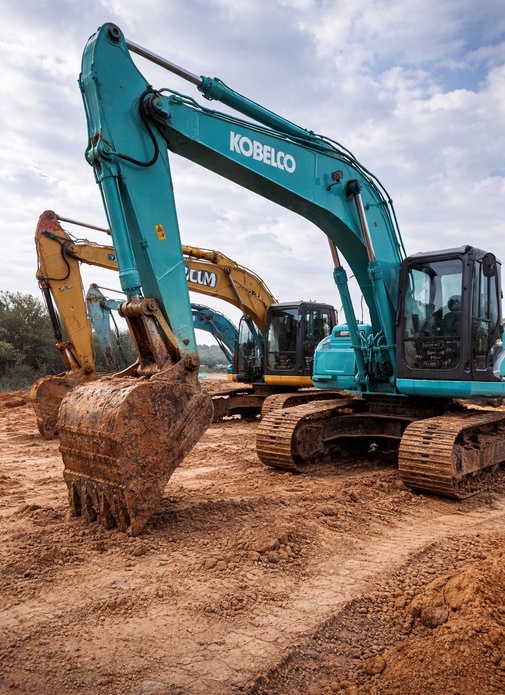 GCM construction machinery excavator rental for project site