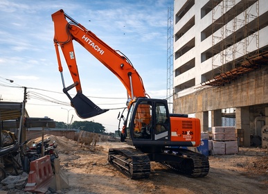 20-ton short tail excavator (Hitachi ZAXIS 225) suitable for confined construction sites