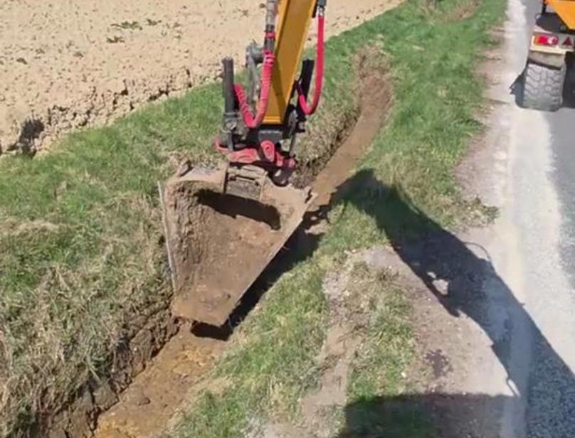 Excavator Rental Johor Bahru green city machinery excavator v bucket trenching johor