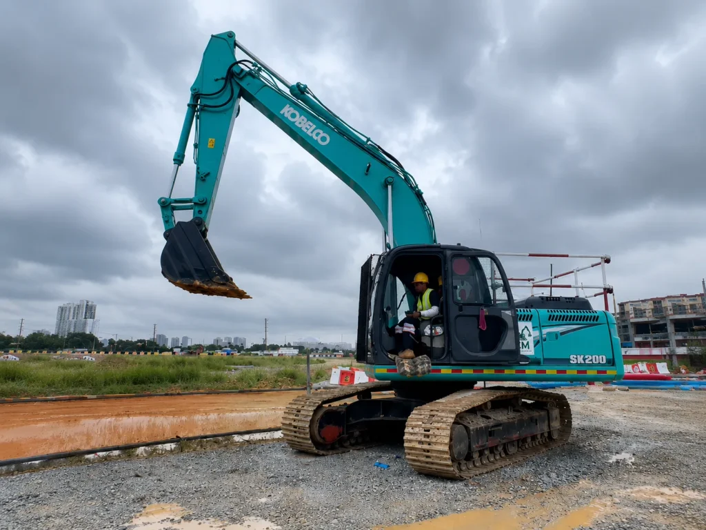 Projects 20-ton short arm excavator
